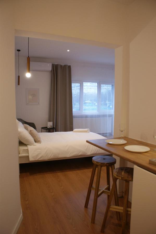 On The River Ultra Central Suites Bucarest Exterior foto