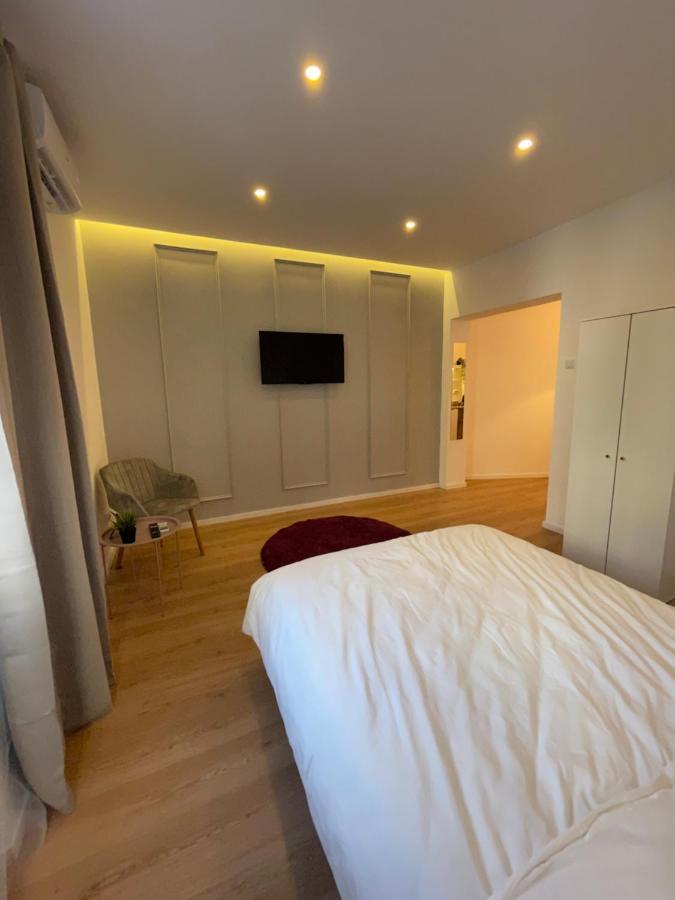 On The River Ultra Central Suites Bucarest Exterior foto